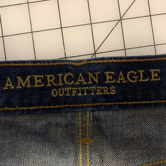 American Eagle blue denim jeans, relaxed fit, waist 32”, inseam 34”. - Picture 4 of 4